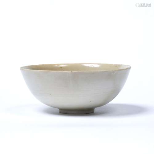 Ding ware bowl Chinese, Northern Song dynasty (960-1127) interior incised with a floral motif 9cm