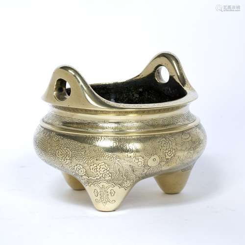 Bronze censer Chinese, 18th/19th Century engraved with a dragon around the side with key border