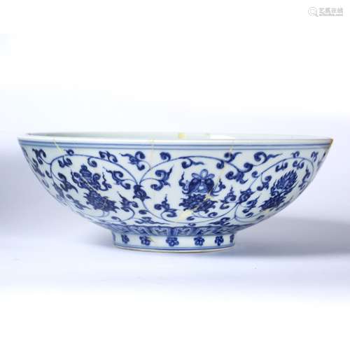 Blue and white shallow bowl Chinese, Xuande mark and period (1425-1435) decorated with eight