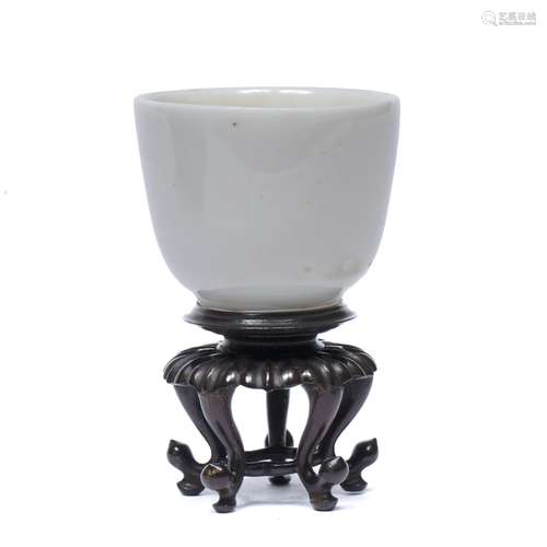 Dehua porcelain wine cup Chinese, Wanli period of plain white form with a fitted stand and box 4cm