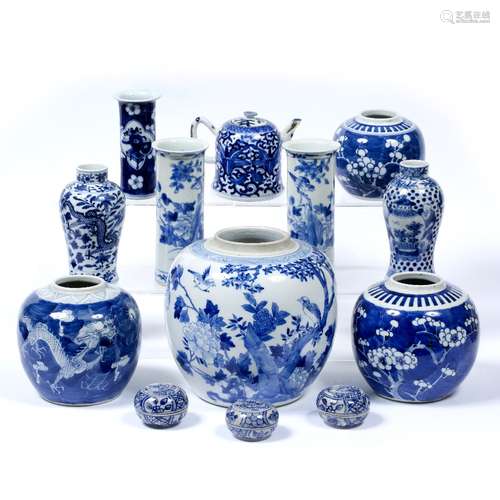 Group of blue and white porcelain Chinese including ginger jar, 18cm, teapot, three ink pots and