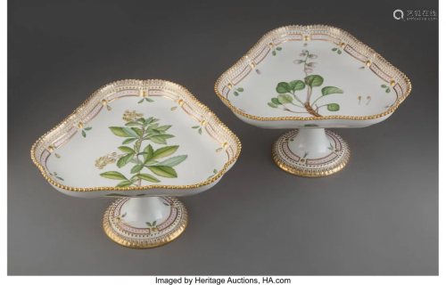 61154: A Pair of Royal Copenhagen Flora D…