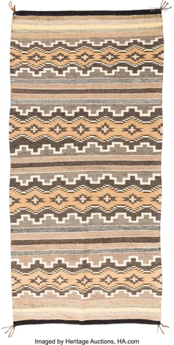 70561: A Navajo Regional Rug Crystal c. 1…