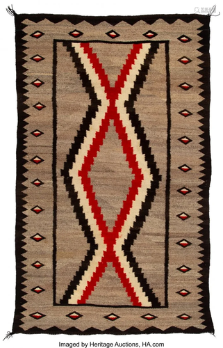 70394: A Navajo Regional Rug c. 1930 nat…