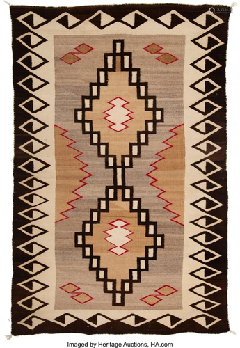 70396: A Navajo Regional Rug c. 1930 nat…