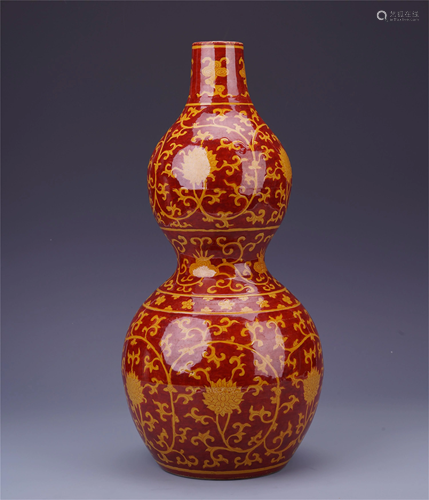 CHINESE PORCELAIN RED GROUN…