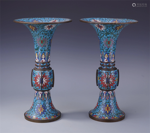 PAIR OF CHINESE CLOISONNE FLOWER GU…