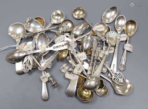 Twenty nine assorted Victorian and later silver condiment spoons. Condition: Mildly used