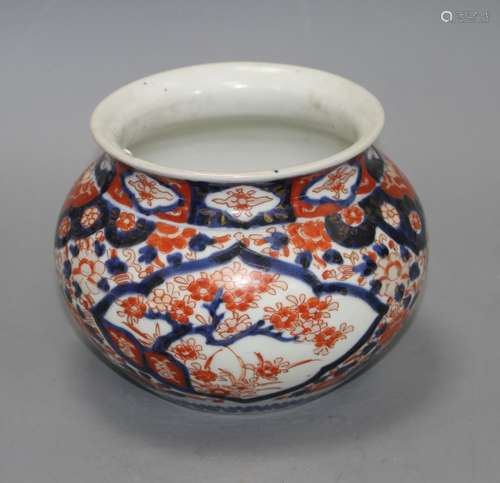 A Japanese Imari jardiniere, height 13.5cm Condition: Wear to the gilding and a star crack to the