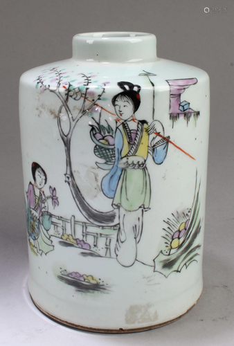 A Chinese Porcelain Round Container