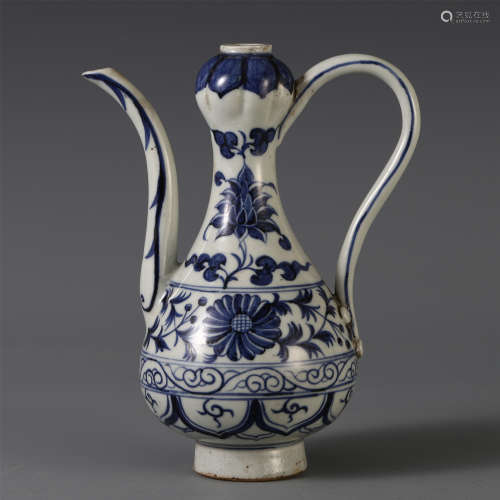 CHINESE BLUE AND WHITE PORCELAIN FLOWER LIBATION KETTLE