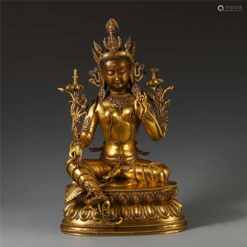 CHINESE TIBETAN GILT BRONZE SEATED GUANYIN WITH LOTUS