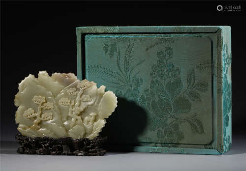 CHINESE JADE CARVED LANDSCAPE TABLE ITEM