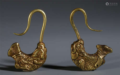 PAIR OF CHINESE GILD SILVER CARVED FISH SHAPED EARRINGS