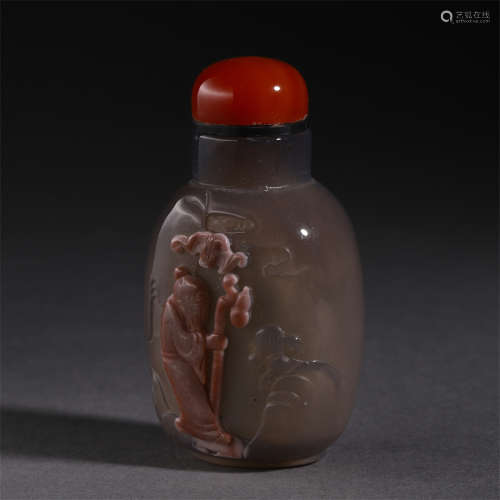 CHINESE AGATE CARVED FIGURE SNUFF BOTTLE