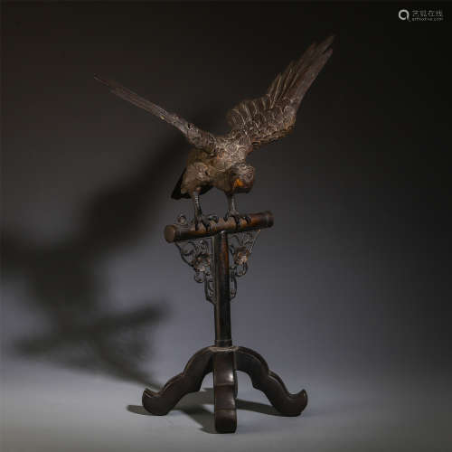 CHINESE BRONZE CARVED EAGLE FILYING TABLE ITEM