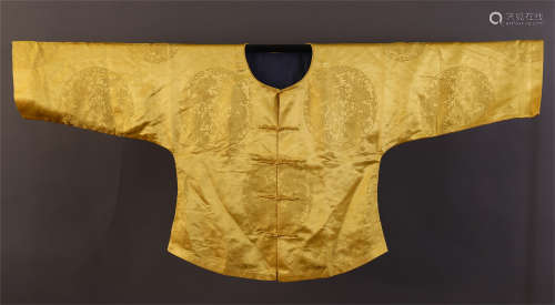 A CHINESE YELLOW-GROUND EMBROIDERED SILK OVER COAT