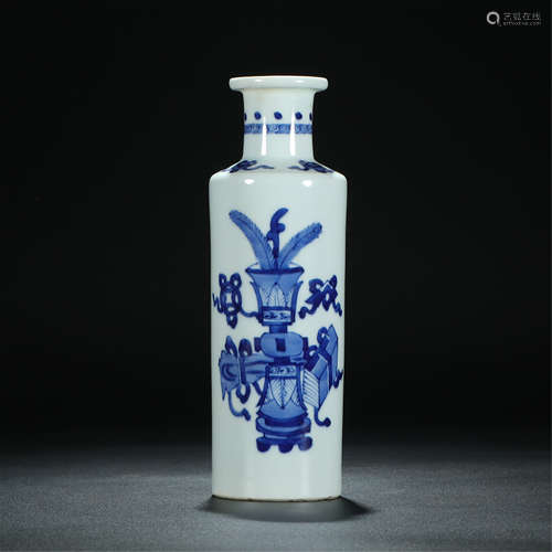 CHINESE BLUE AND WHITE PORCELAIN ROULEAU VASE