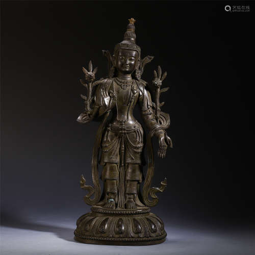 CHINESE BRONZE CARVED STAND GUANYIN WITH LOTUS