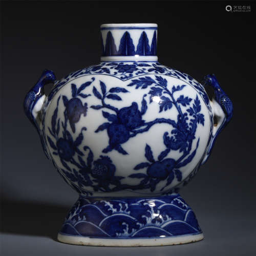 CHINESE BLUE AND WHITE PORCELAIN DOUBLE BEAST HANDLE VASE