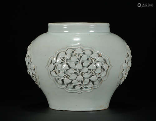 CHINESE PORCELAIN GREY GLAZE CARVED JAR