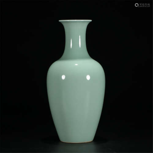 CHINESE PORCELAIN SKY-BLUE GLAZE VASE