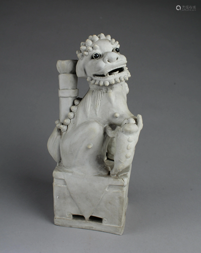 Chinese Porcelain Mythical Beast Statue