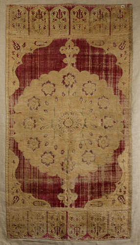 AN OTTOMAN VOIDED VELVET AND METAL-THREAD CUSHION COVER (YASTIK), TURKEY, 16TH-17TH CENTURY