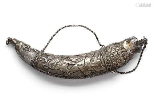 A MUGHAL TUSK-SHAPED GUNPOWDER FLASK, INDIA, 19TH CENTURY