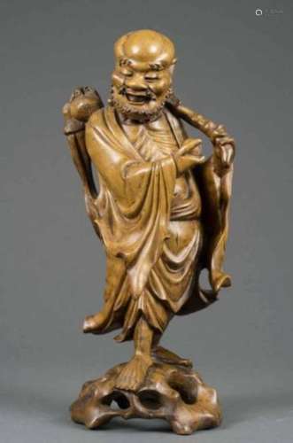 BOXWOOD SUBJECT CARVED WITH THE EFFIGY OF LI TIEGU…