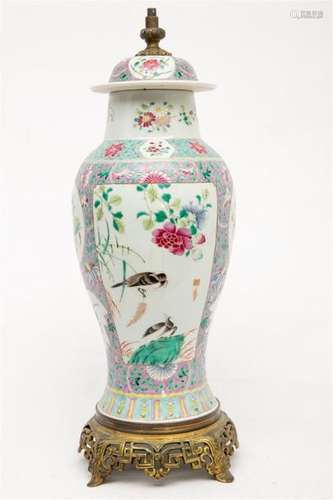 COVERED PORCELAIN VASE WITH POLYCHROME DECORATION …