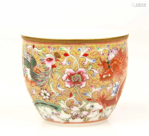 A Chinese Enameled Porcelain Cup