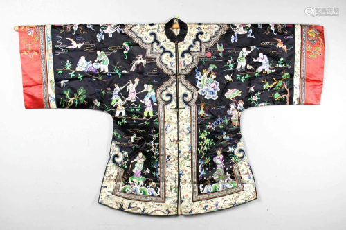 Fine Chinese Silk Embroidered Ladies Robe