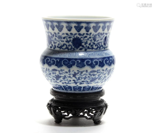 A Fine Blue And White Floral Zhadou