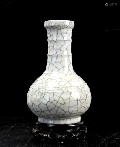 A Rare Chinese Ge Type Bottle Vase