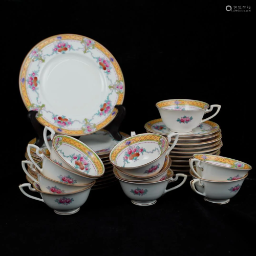 (34 Pc) Marlowe Royal Worcester Porcelain …