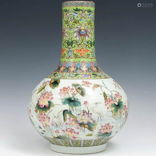 Chinese Tianqiuping Porcelain Vase