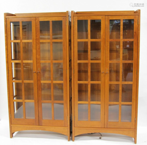 Stickley Audi Signed Pair Of Bookcases .