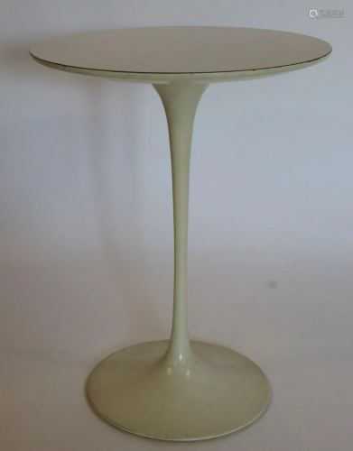 Midcentury Eero Saarinen Tulip Side Table.