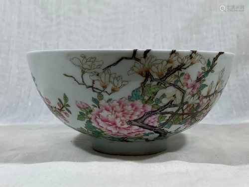 Chinese Famille Rose Porcelain Bowl - Flowers