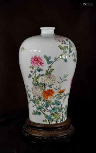 Chinese Porcelain Meiping Vase with Butterfly