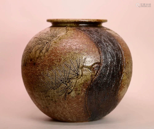 Japanese Cermic Vase with Incised Pine DÃ…
