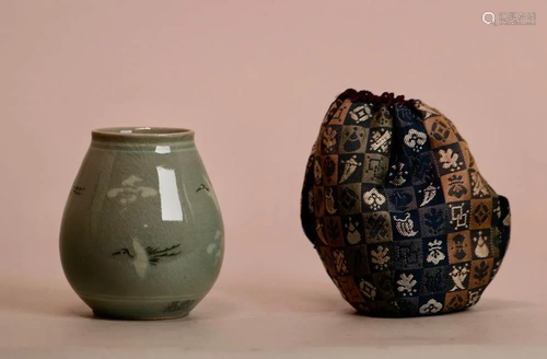 Korean Japanese Vase with Sac