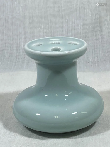 Chinese Light Celadon Porcelain Vase w…