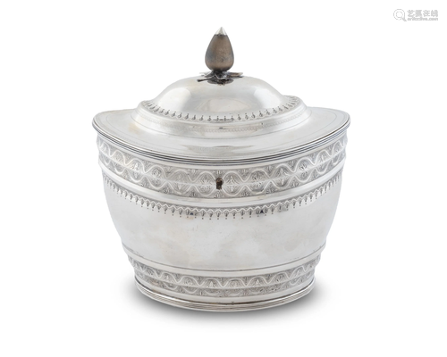 A George III Silver Tea Caddy Height 7 x len…