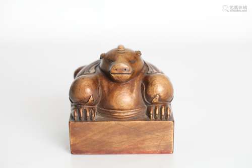 Sandalwood animal button seal