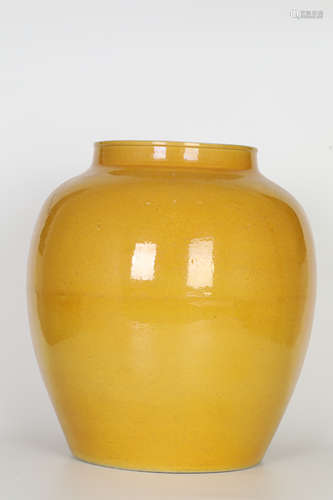 Wanli Yellow glaze jar