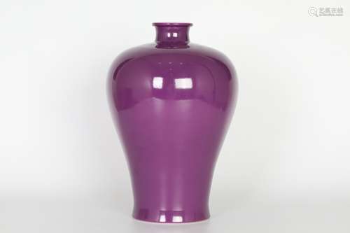 17th Porcelain plum bottle