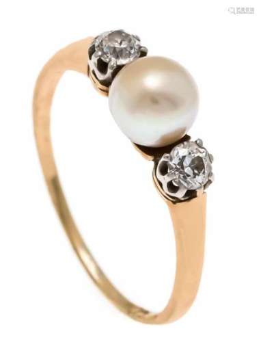 Pearl old cut diamond ring RG / WG 585/000 with a 5 mm pearl and 2 old cut diamonds, total0.20 ct
