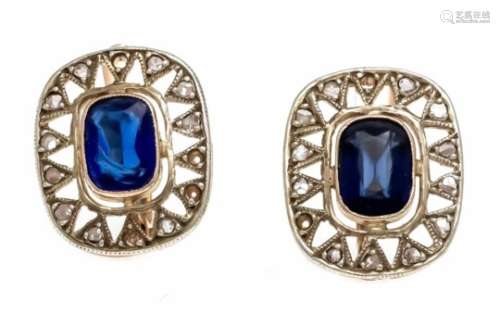 Sapphire diamond earrings GG 750/000, unmarked, expertized, each with an antique cut fac.,